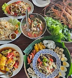พาแว คาเฟ่ (Phavae Café)