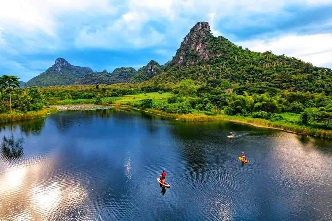 ท่าน้ำผาสบนก (เขาสะท้อนน้ำ)